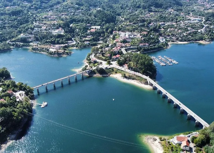 Ri&vale Alojamentos בית נופש