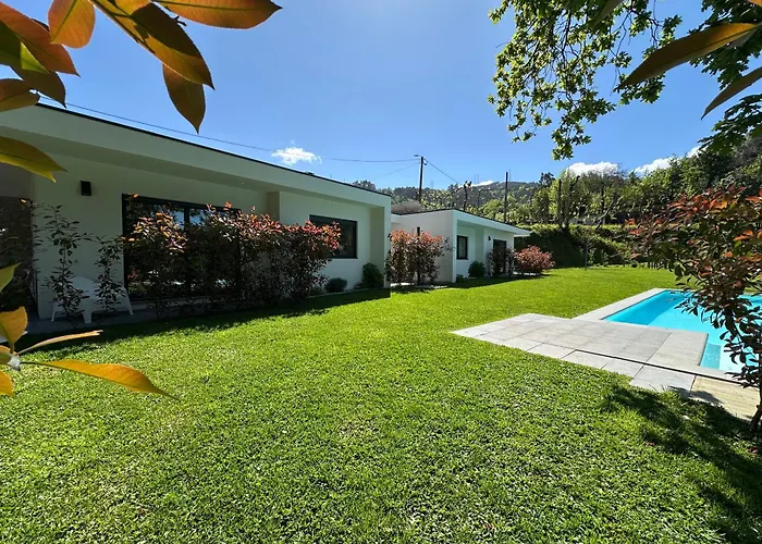 Ri&vale Alojamentos * 비에이라도미노