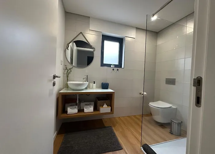 Ri&vale Alojamentos 비에이라도미노